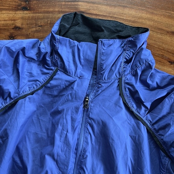 Lululemon Women’s Purple Windbreaker Jacket Full Zip Running Workout Size 2 - Picture 3 of 10